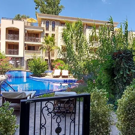Просторная Студия С Зеленой Зоной И Выходом На Бассейн В Каскадас Apartman